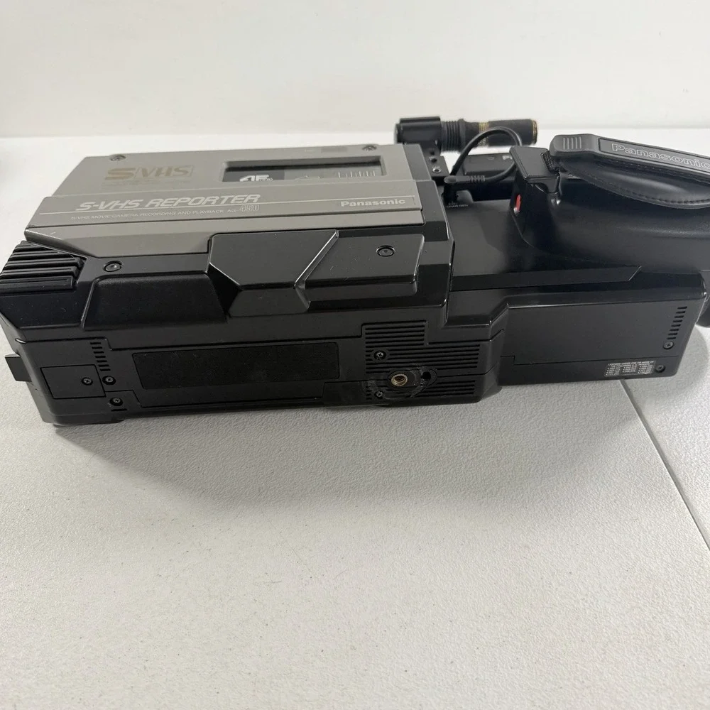 Panasonic AG-450‎ S-VHS Reporter Camcorder AS IS FOR REPAIR READ